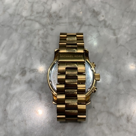 Michael Kors Oversized Runway Gold-Tone Stainless Steel Watch - Picture 2 of 6